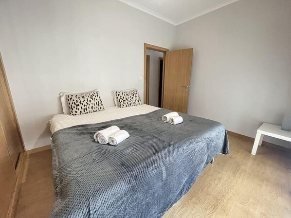 2 Schlafzimmer, Bügeleisen/Bügelbrett, WLAN, Bettwäsche