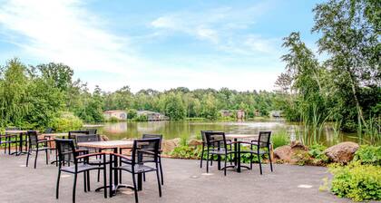 Nice home in Oosterwolde with WiFi