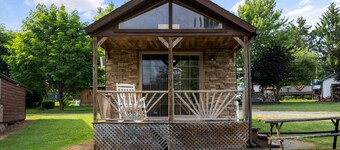 Deluxe Cabin5 Within Campground