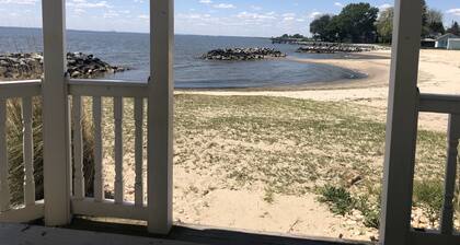 Oyster Cottage - walk to shops , Mainstay music venue and the Bay!