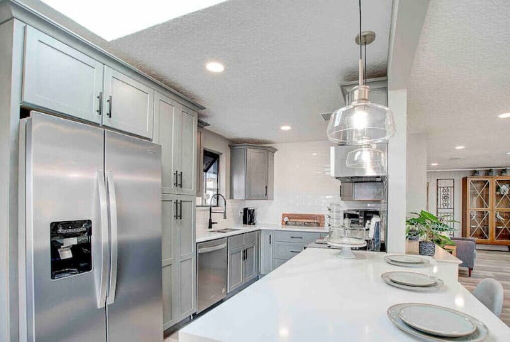 冰箱、微波炉、烤箱、炉灶