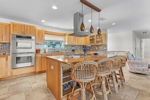 Fridge, microwave, oven, stovetop - Beautiful 5/3 Pool, Saltwater Cove, Sleeps 10! (Saint James City)