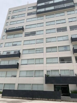 Exterior - South Hospital Zone CDMX-amenities-located (Mexico City)