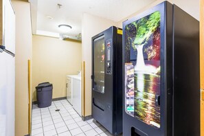 Vending machine - Super Rest Inn (Princeton)