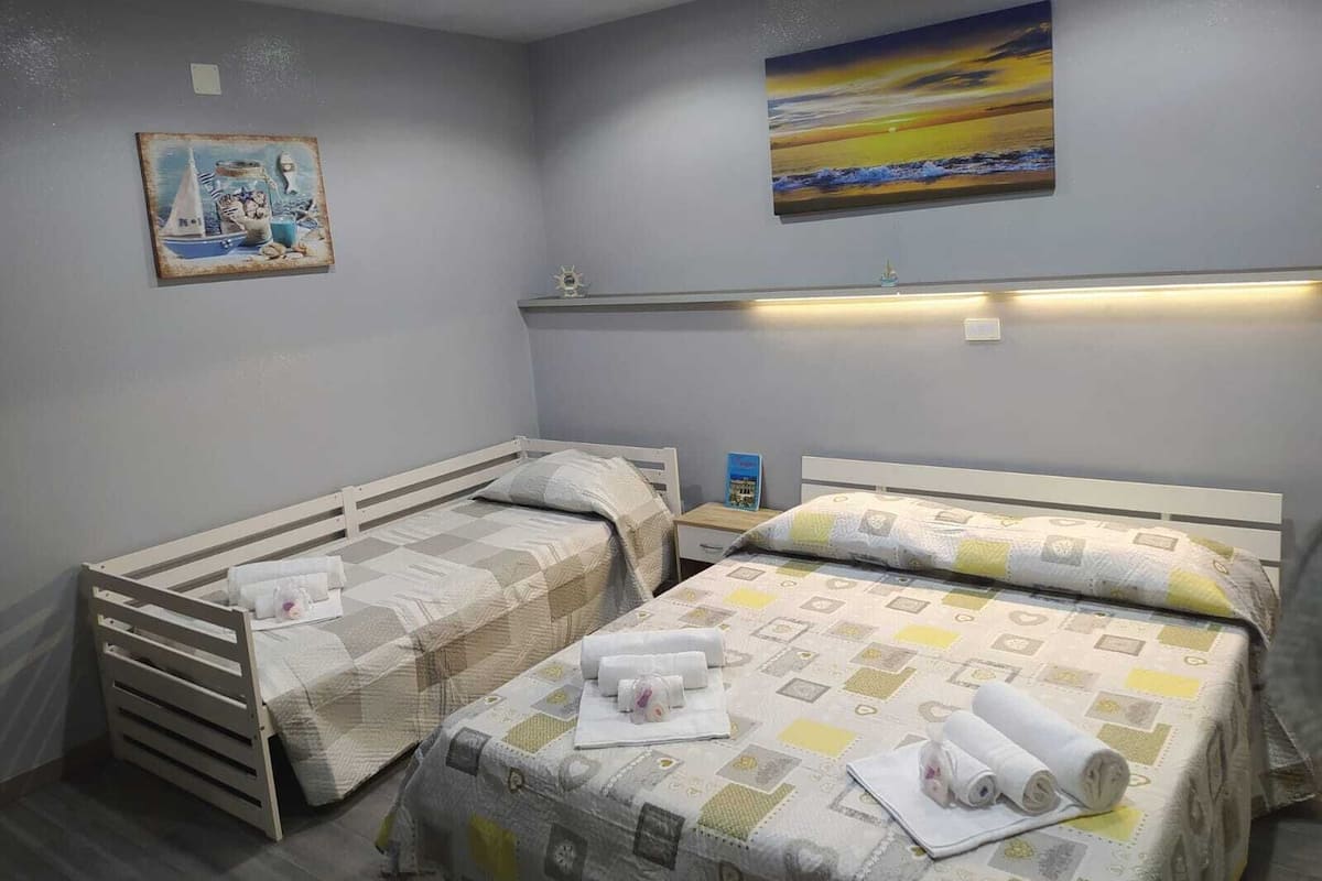 Standard Triple Room, 1 King Bed | 1 bedroom, hypo-allergenic bedding, minibar, in-room safe