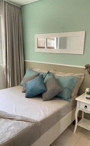 Luksushuoneisto, sauna, merinäköala | 3 makuuhuonetta, egyptinpuuvillaiset lakanat, ylelliset vuodevaatteet