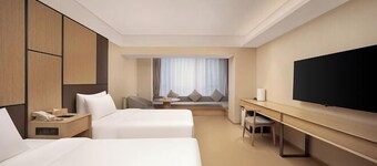 Yizhi Hotel (Xi'an Semiconductor Industrial Park Huawei Research Institute Branch)