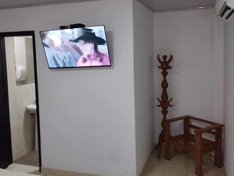 Basic Single Room | Free WiFi, bed sheets