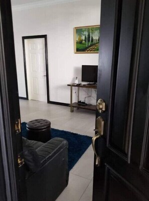 Interior - (1) Modern 2BR 4Pax, Gated- 10min to New Kingston (Kingston)