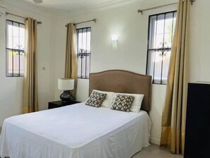 2 bedrooms - (1) Modern 2BR 4Pax, Gated- 10min to New Kingston (Kingston)