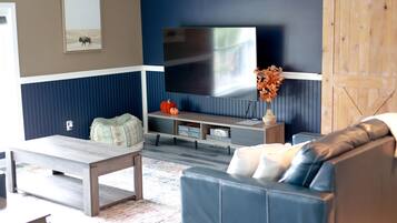 Smart TV, fireplace, table football, ping pong