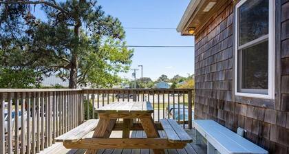 Cozy Nags Head Home, Walkable to Beach w/ Hot Tub!