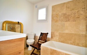 Bathtub - Gorgeous home in Carpentras (Carpentras)