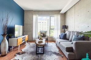 Smart TV, stereo - Apartment in Condesa with views of Chapultepec Castle. Gym, pool & parking (Ciudad de México)