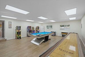 Games room - Modern Riverfront Retreat w/ Arcade, Golf, & Pool Table (Three Rivers)