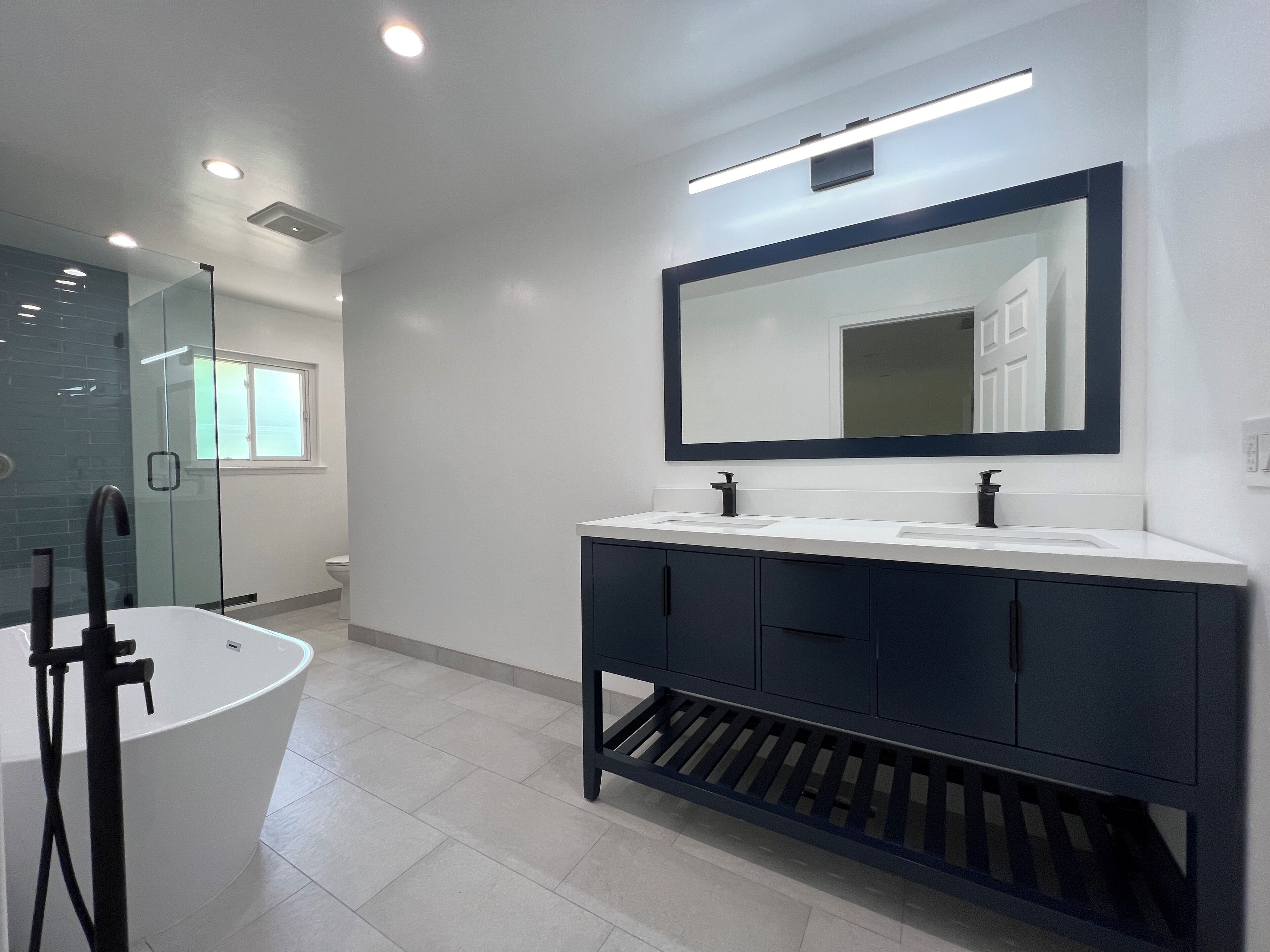 Modern Elegant Riverfront Estate