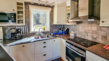 KĂžleskab, ovn, opvaskemaskine, kaffe-/temaskine