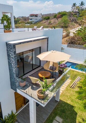 Casa Tres Iguanas, Gorgeous property in La Punta, Zicatela 