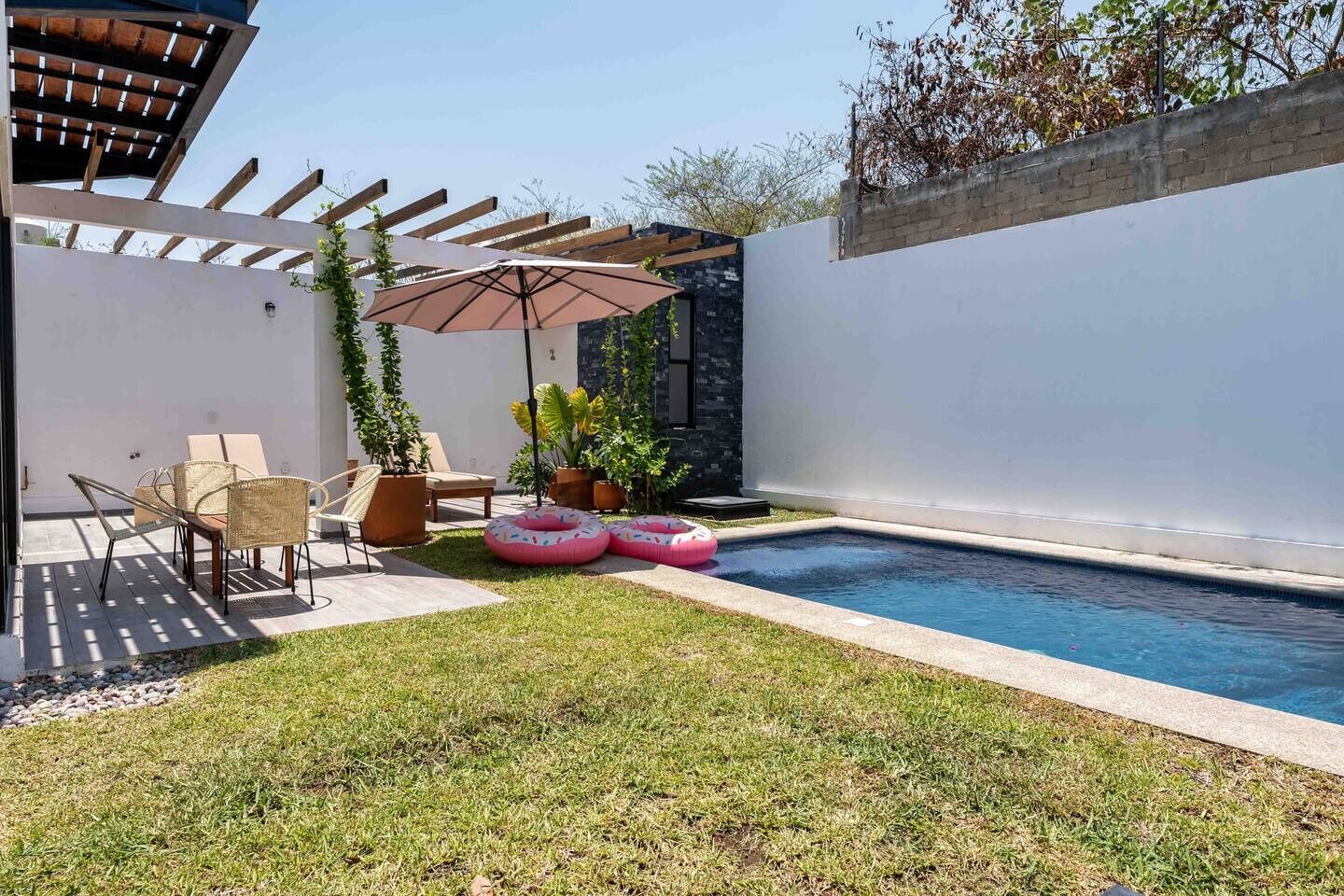 Casa Tres Iguanas, Gorgeous property in La Punta, Zicatela 