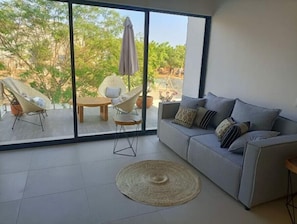Smart TV, video library, stereo - Casa Tres Iguanas, Gorgeous property in La Punta, Zicatela (Puerto Escondido)