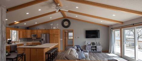 تلفزيون، كُتُب، ستيريو