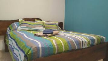 1 habitación y ropa de cama