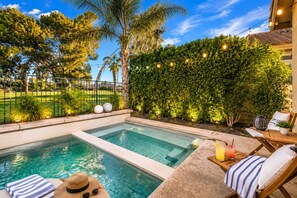 A heated pool - The Ocotillo : Pool 🏊‍♀️ Spa  Pets Welcome🐶 located on golf course⛳ Sleeps 8 (Indio)