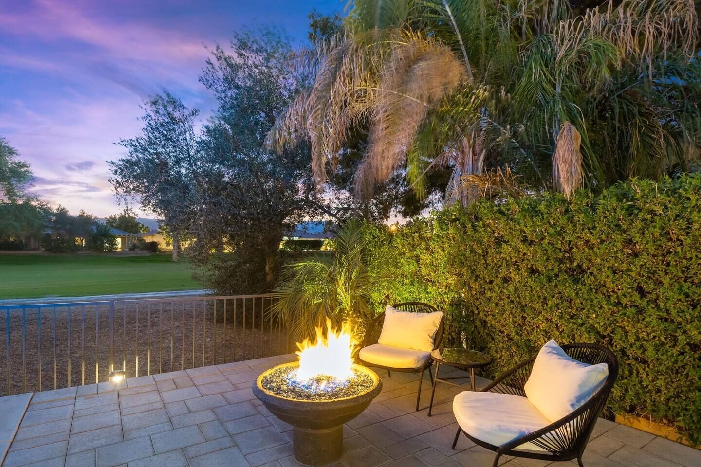 Panoramic Paradise: Pool, Spa, and Scenic Views