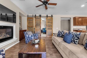 Smart TV, fireplace