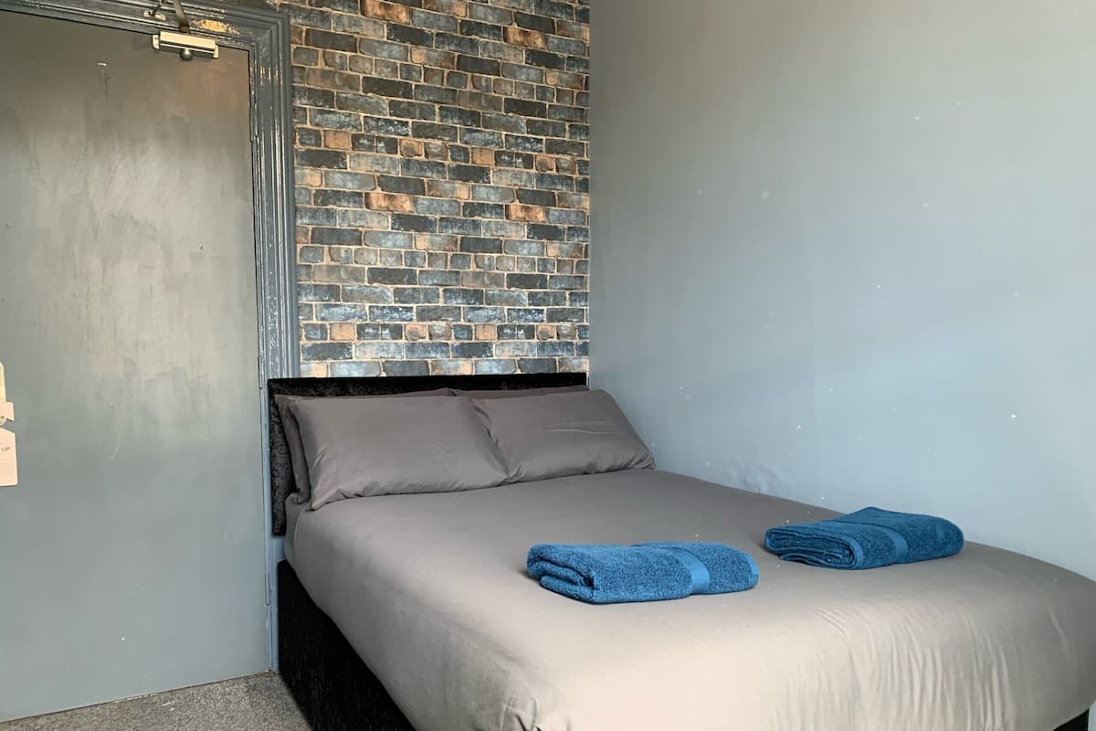 Basic Double Room, Shared Bathroom | 1 bedroom