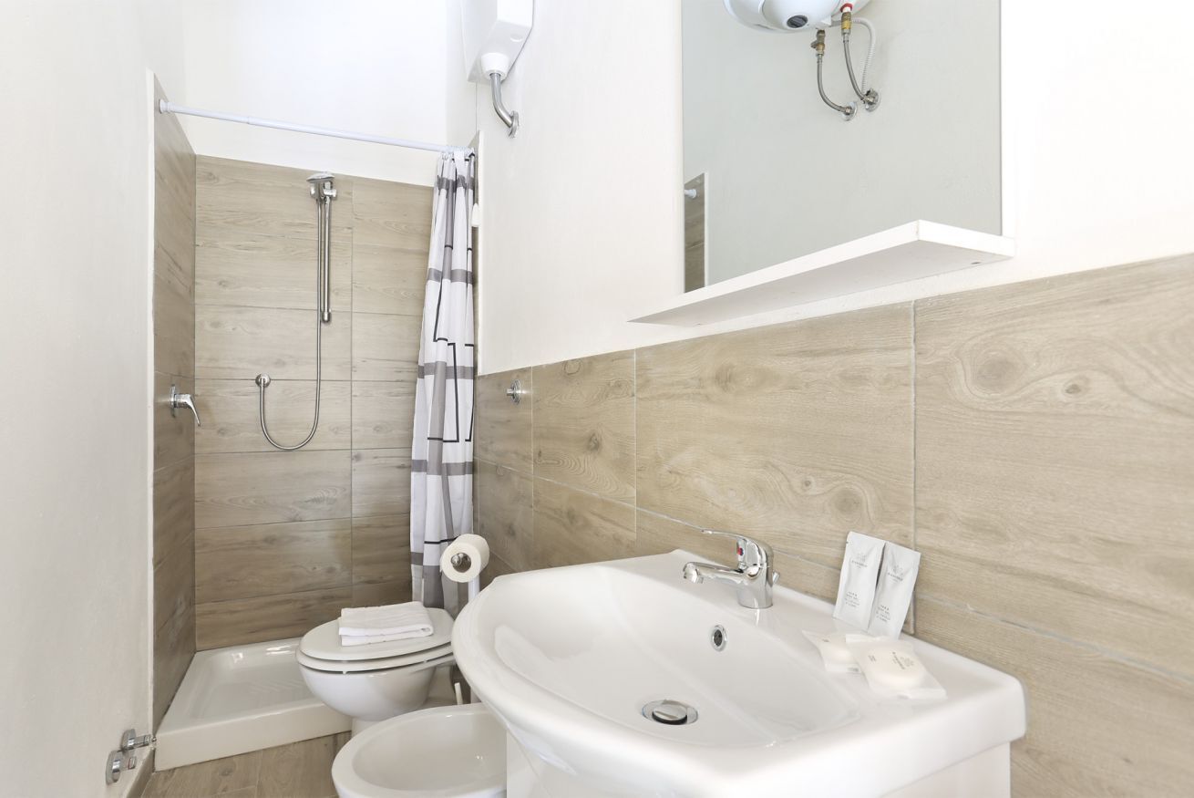 Dusche, Haartrockner, Bidet, Handtücher