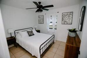 3 bedrooms, desk, iron/ironing board, travel crib