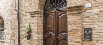 S318 - Sirolo, wonderful three-room apartment in a historic building