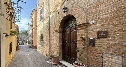 S318 - Sirolo, wonderful three-room apartment in a historic building