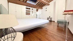 2 bedrooms, bed sheets - S318 - Sirolo, wonderful three-room apartment in a historic building (Sirolo)
