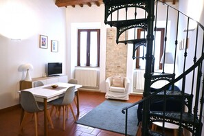 Dining - S318 - Sirolo, wonderful three-room apartment in a historic building (Sirolo)