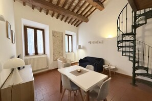 Living area - S318 - Sirolo, wonderful three-room apartment in a historic building (Sirolo)