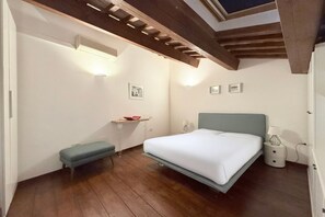 2 bedrooms, bed sheets