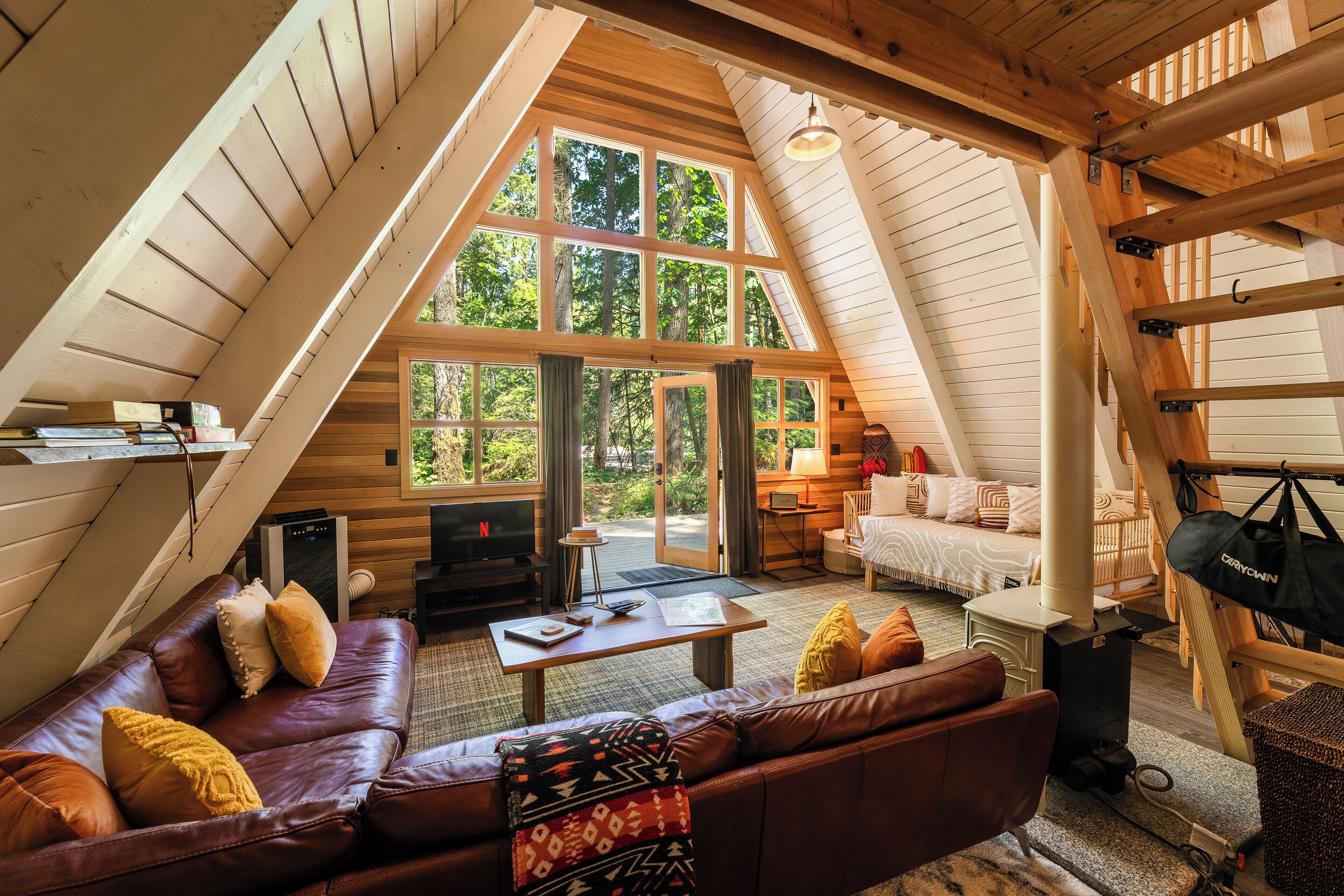 Escape to Tye Haus - Your Cozy Pacific Northwest Getaway!