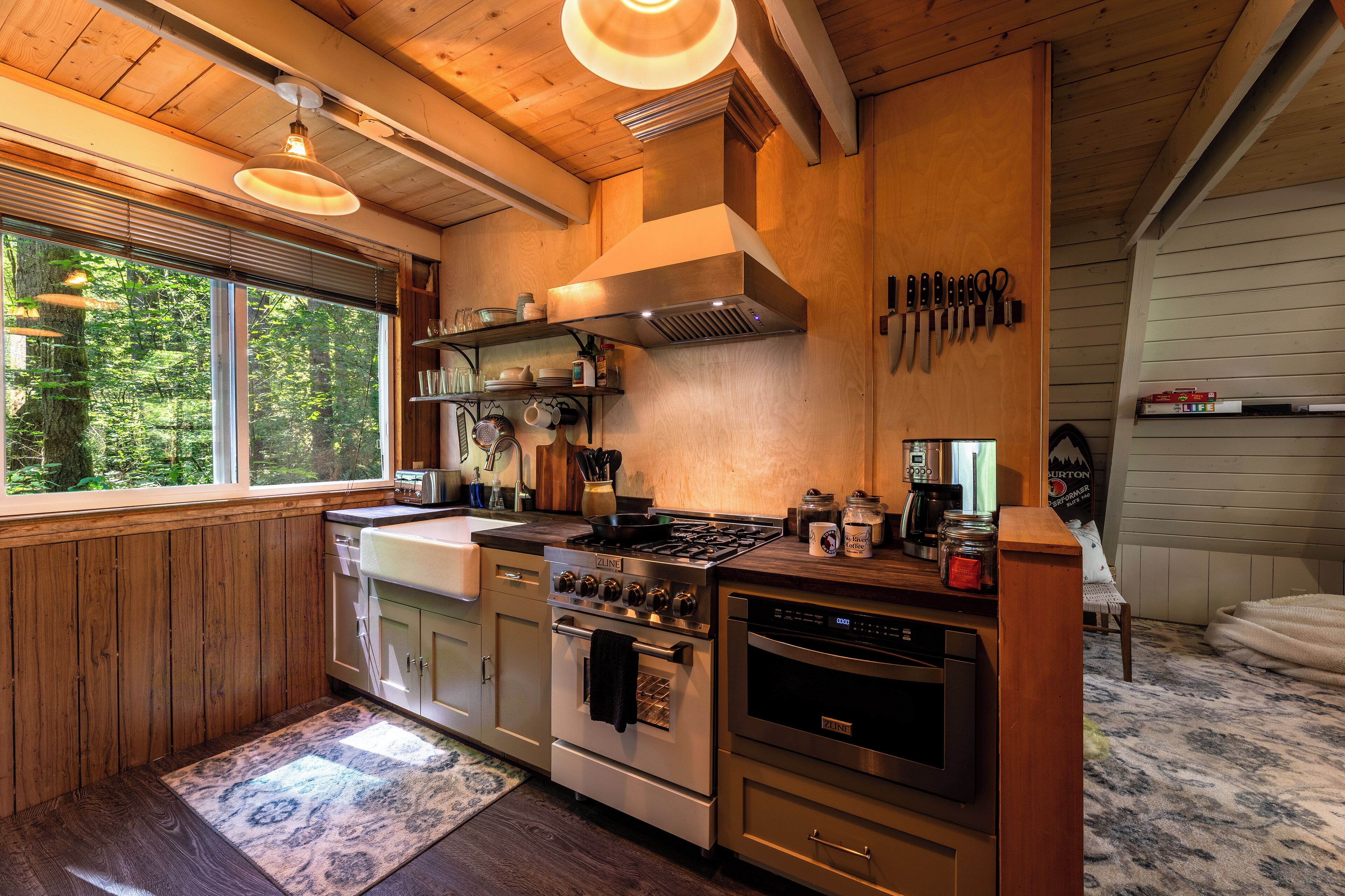 Escape to Tye Haus - Your Cozy Pacific Northwest Getaway!