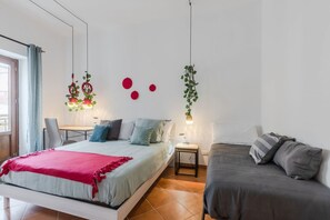 1 bedroom, desk, iron/ironing board, internet
