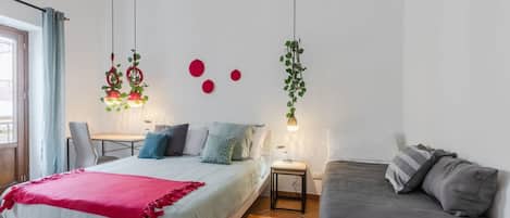 1 bedroom, desk, iron/ironing board, Internet