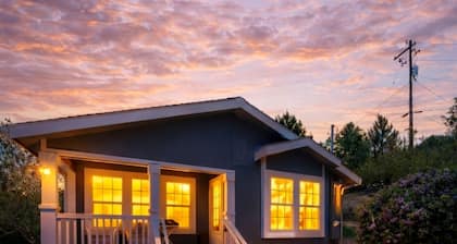 Weber's Woods Cabin- Minutes from town! See the Julian Daffodil Show and events!