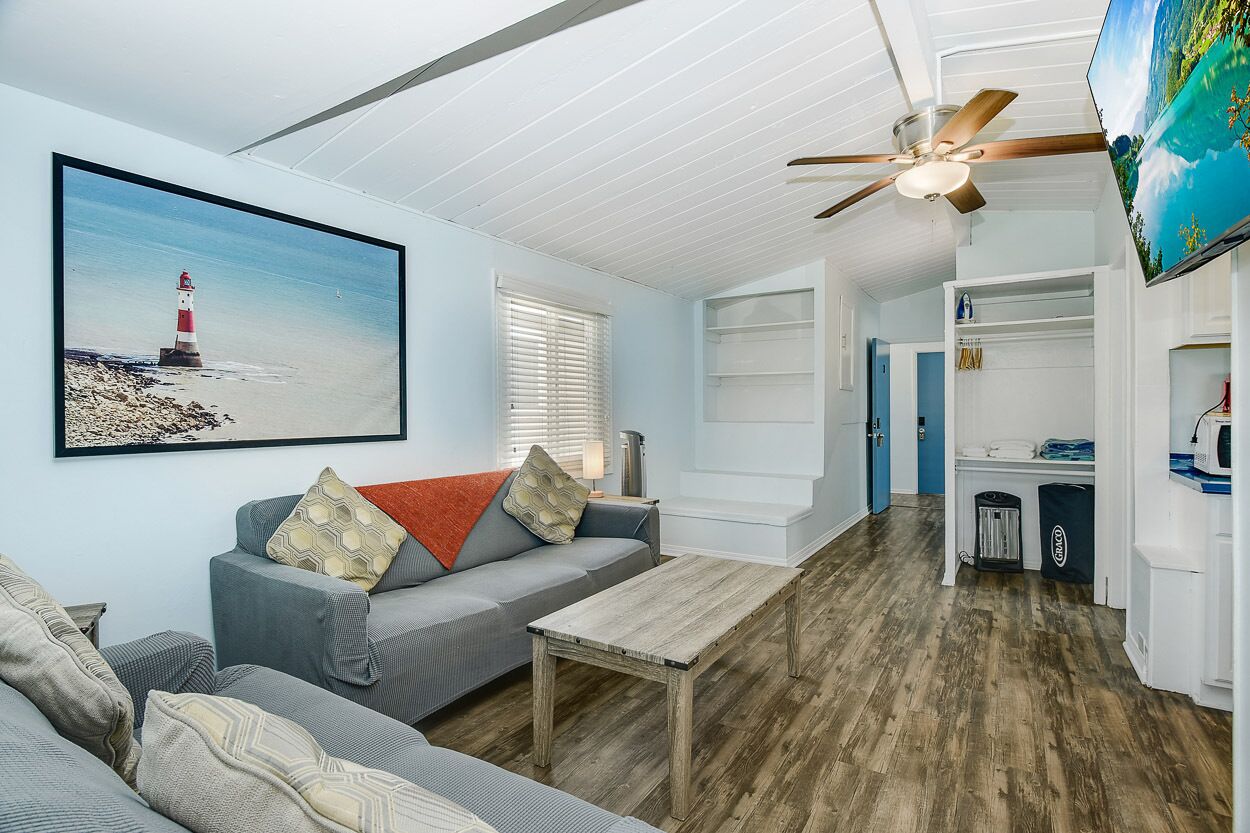 San Diego Surf Lodge #3 -1/2 Block to the Pacific!