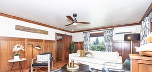 Smart TV, books - *Historic Downtown Bungalow *Firepit *Hot Tub *BBQ (Prescott)