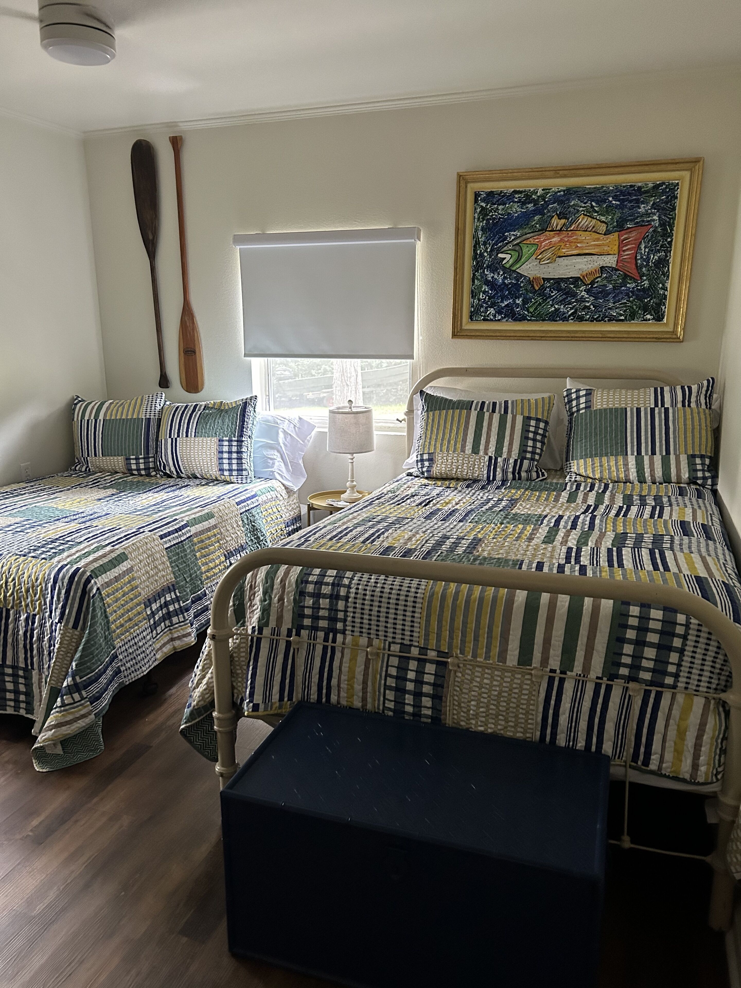 Lakefront House@Blackshear-.71acre <br>4BR: 6beds, 2futons. 3Bath. 2dens.<br>1849sqft.