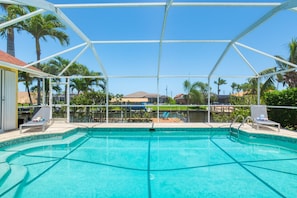 Beheizter Pool