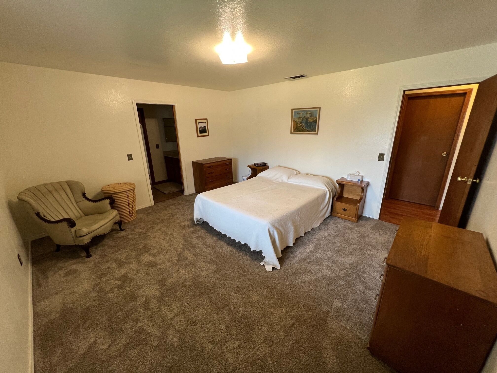 Quiet Farm in a Beautiful Walnut Orchard