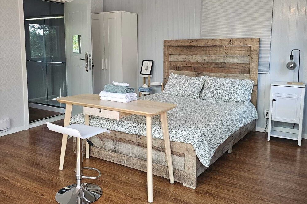 Coast Retreat Cottage