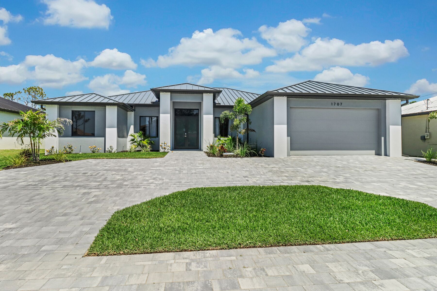 The Palms on Surfside SW Cape Coral, Waterfront, elec. heated Pool